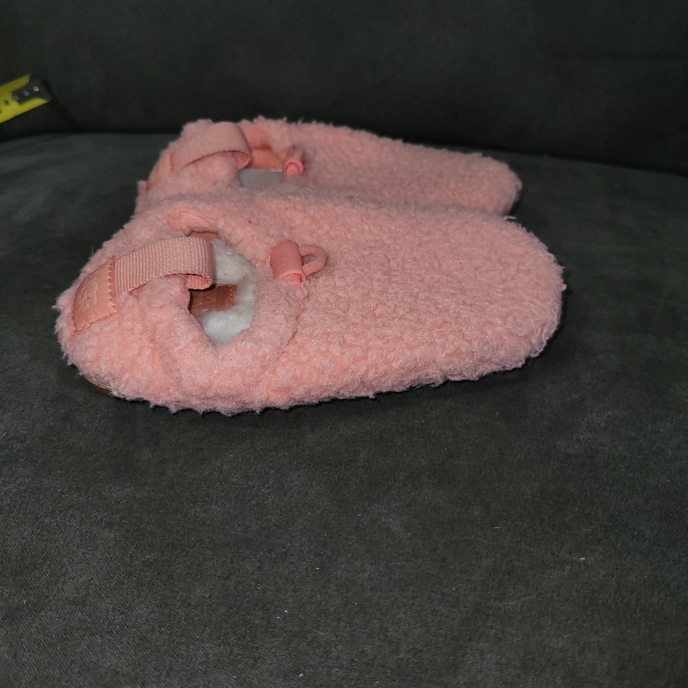 UGG Cozy Sherpa Fleece Slippers Girls Size 10 Y Coral Adjustable Toggle Closure
